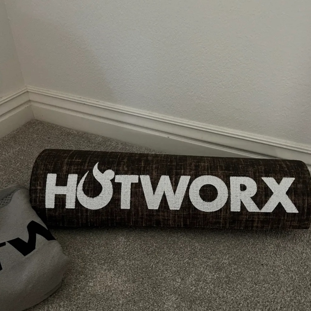 COPY - HOTWORX Mat and Towel